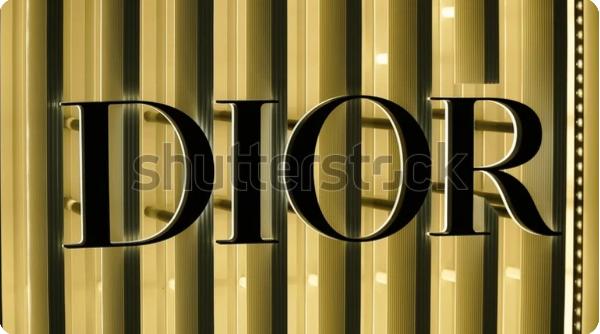 記事画像 「.ディオール 代官山に咲く、黄金の竹と夢の庭——バンブーパビリオンで触れるメゾンの真髄と永遠の輝き」