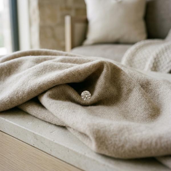 記事画像 「.クワイエットラグジュアリーの真髄 自己と向き合う至高の選択と人工ダイヤの輝き」