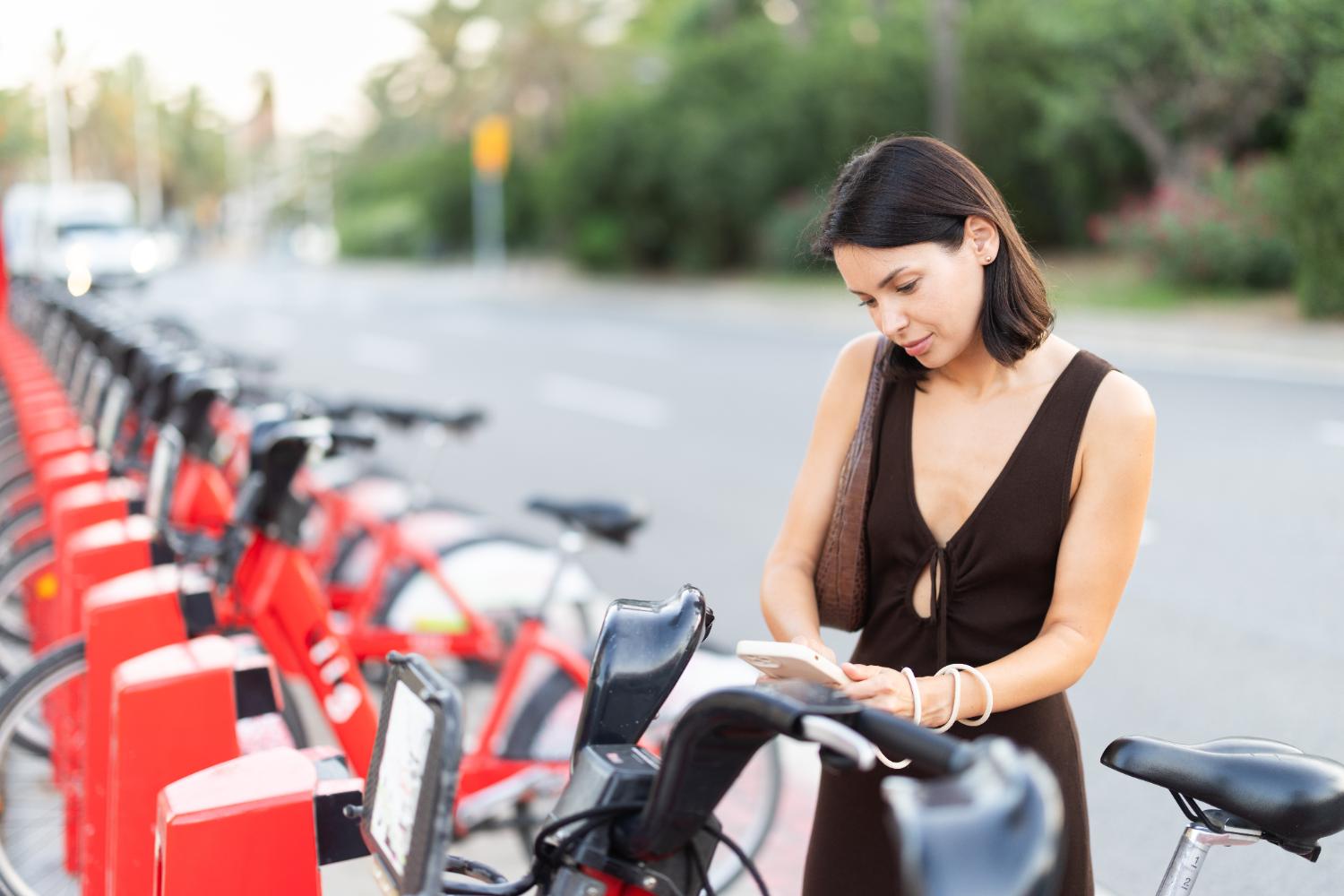 記事画像 「最近話題のシェアリングエコノミー。「移動」をシェアするサービスが今注目のワケ」