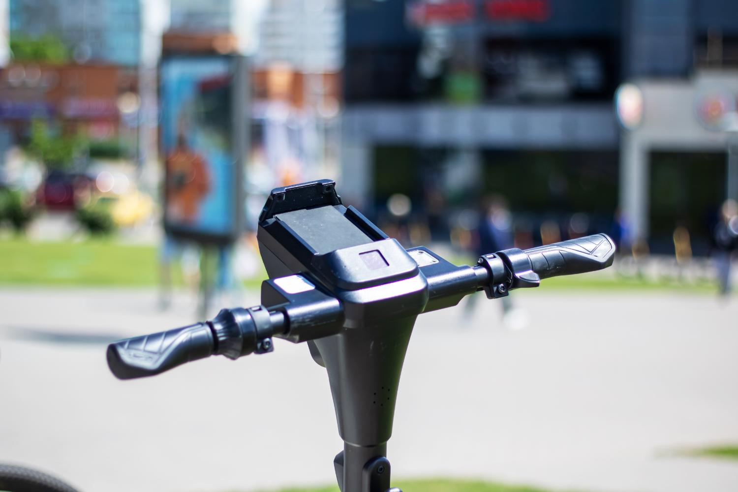 記事画像 「大阪万博でも話題に！乗用車と歩行者の共存を推進する「歩車混合交通システム」とは？」